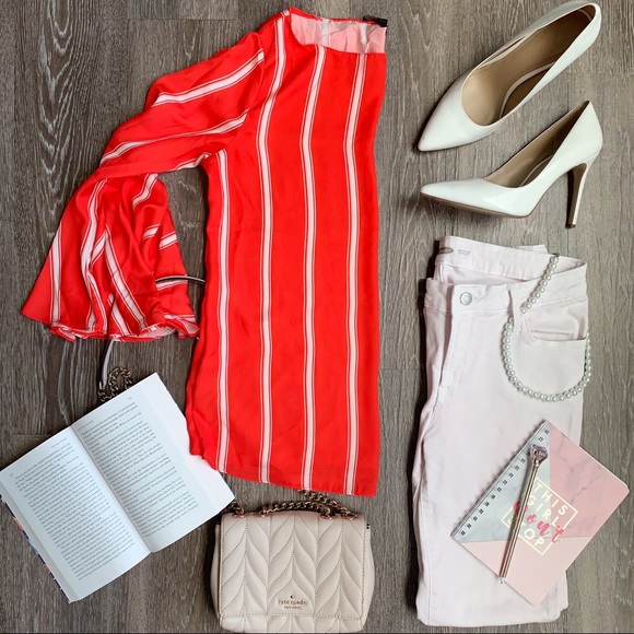 Chic Brunch Top with Flare Sleeves - Picture 2 of 5